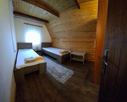 Postel nebo postele na pokoji v ubytování Žabljak izdavanje kuce