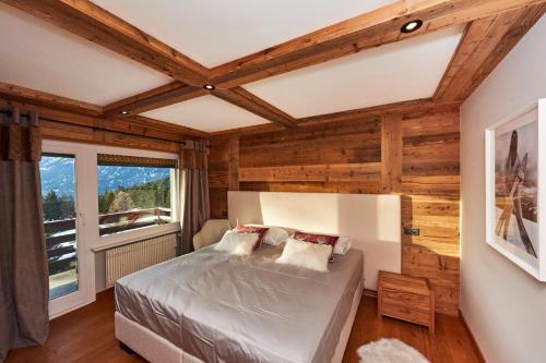 Chalet with fantastic view on Ballesteros Golf and The Mountains