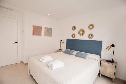 Katil atau katil-katil dalam bilik di Stunning Design Villa with large private Pool 30sqm