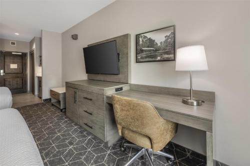 Μια τηλεόραση ή/και κέντρο ψυχαγωγίας στο Best Western Plus Lawrenceburg