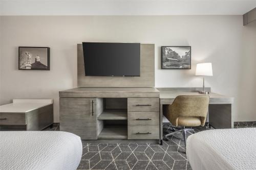Μια τηλεόραση ή/και κέντρο ψυχαγωγίας στο Best Western Plus Lawrenceburg