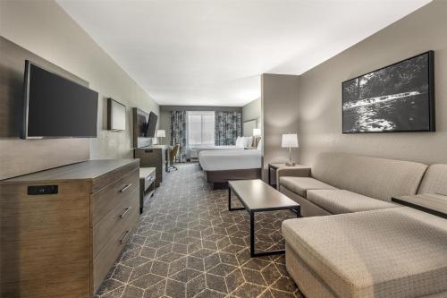 Μια τηλεόραση ή/και κέντρο ψυχαγωγίας στο Best Western Plus Lawrenceburg