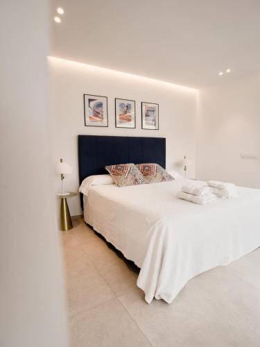 Katil atau katil-katil dalam bilik di Stunning Design Villa with large private Pool 30sqm