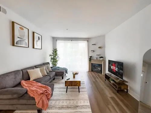 Stylish 1bd in Marina Del Rey with Free Parking photo 1