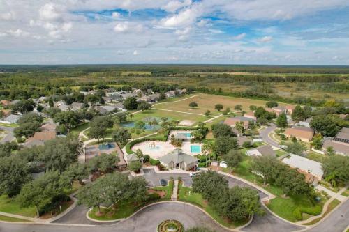 Themed villa w pool, hot tub & arcade near parks photo 60