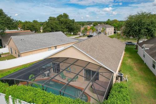 Themed villa w pool, hot tub & arcade near parks photo 46
