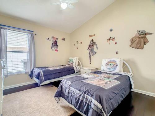 Themed villa w pool, hot tub & arcade near parks photo 36