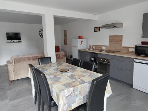 Una cocina o zona de cocina en Gîtel'harmonie2