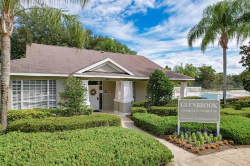 Screened pool & spa resort access near Disney photo 72