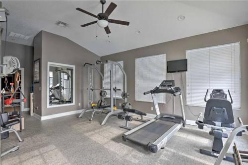 Screened pool & spa resort access near Disney photo 80