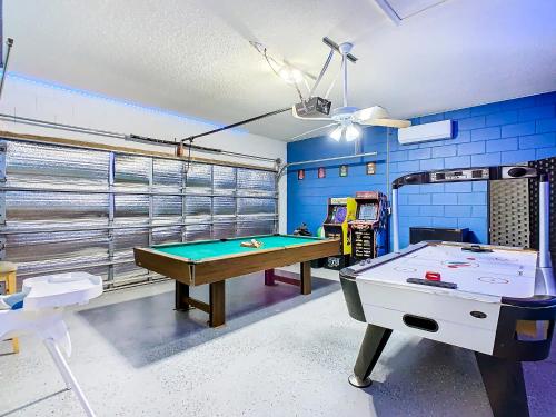 Screened pool & spa resort access near Disney photo 60
