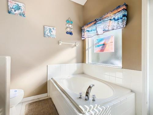 Screened pool & spa resort access near Disney photo 35