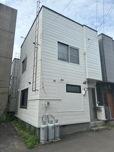 南12西9一戸建て Single House