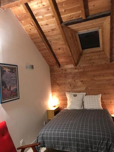 Ένα ή περισσότερα κρεβάτια σε δωμάτιο στο Grande Maison à la montagne du Rif d'Oriol