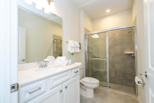 Magical 5BR w Pool Minutes from Disney 16161 photo 15