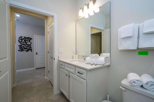 Magical 5BR w Pool Minutes from Disney 16161 photo 14