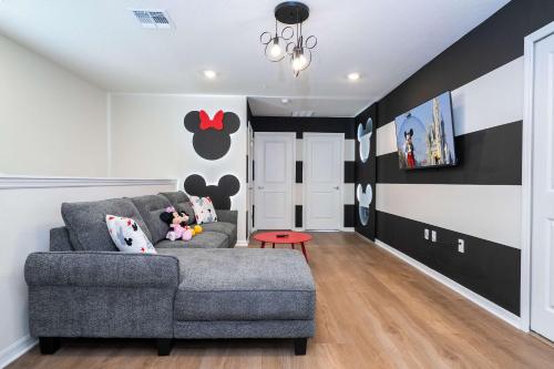 Magical 5BR w Pool Minutes from Disney 16161 photo 36