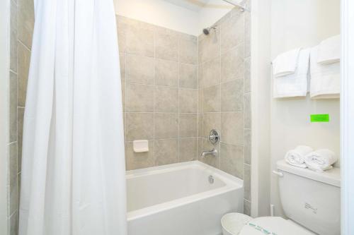 Magical 5BR w Pool Minutes from Disney 16161 photo 49