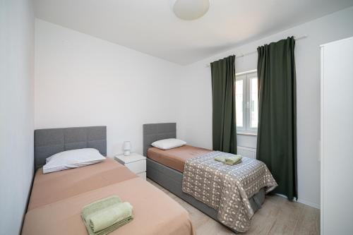 Apartments with parking space Biograd na Moru, Biograd - 24723