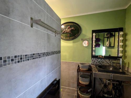 Koupelna v ubytování Charme rural rénové en pleine nature - FR-1-582-503