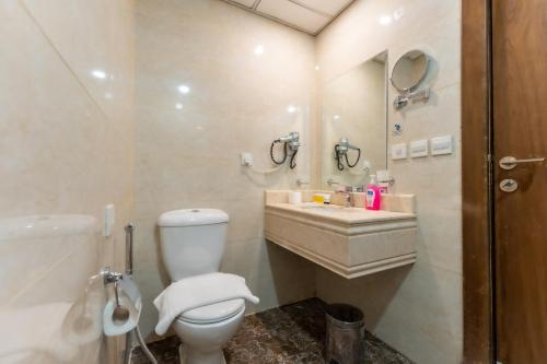 Bilik mandi di Hayah Diamond Hotel