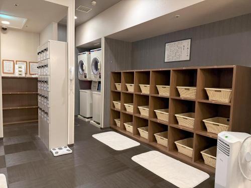 Η κουζίνα ή μικρή κουζίνα στο Hotel Route-Inn Hakata Ekimae -Hakataguchi-