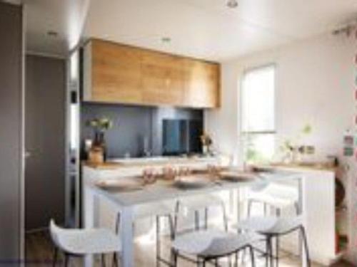 Cottage 3 chambres, 7 pers, terrasse vue lac - API-1-52-417