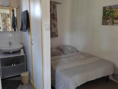 Ένα ή περισσότερα κρεβάτια σε δωμάτιο στο Chalet Prestige avec Terrasse - API-1-52-411