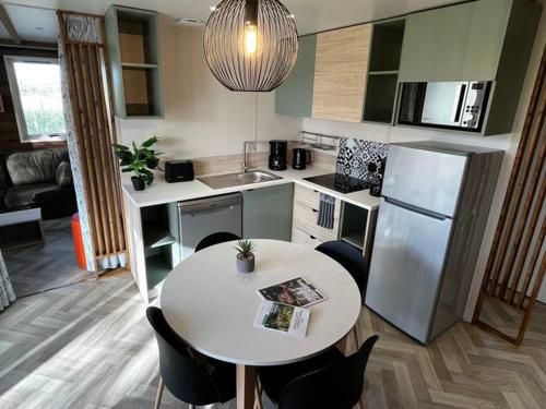 Galeriebild der Unterkunft Chalet spacieux avec terrasse pour 7 personnes - API-1-52-660 in Coulon