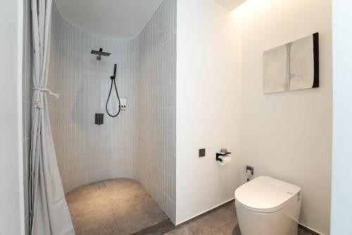 Koupelna v ubytování Miyue · Santorini Seaview Resort Hotel (Huizhou Huidong Shuangyue Bay Branch)