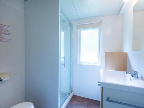 Koupelna v ubytování Tente Toile & Bois - 2 Chambres, Terrasse - API-1-52-789