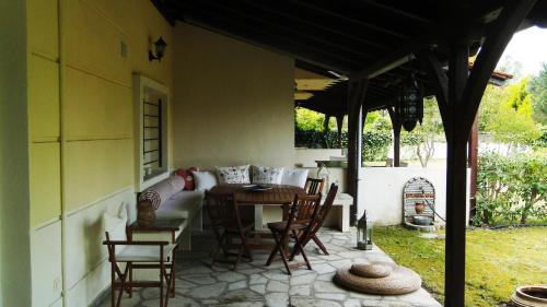Φωτογραφία από το άλμπουμ του Εva's House στη Βουρβουρού