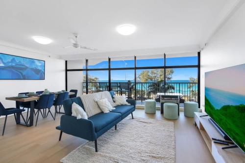 Χώρος καθιστικού στο The Ocean Arcade - Views Games & Vibes