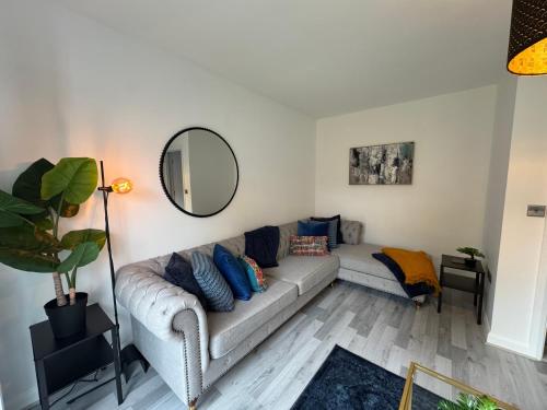 Χώρος καθιστικού στο Elegant & Modern 3 bed home with private drive