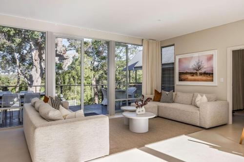 Χώρος καθιστικού στο Sundance - Villa 1 Luxury Home