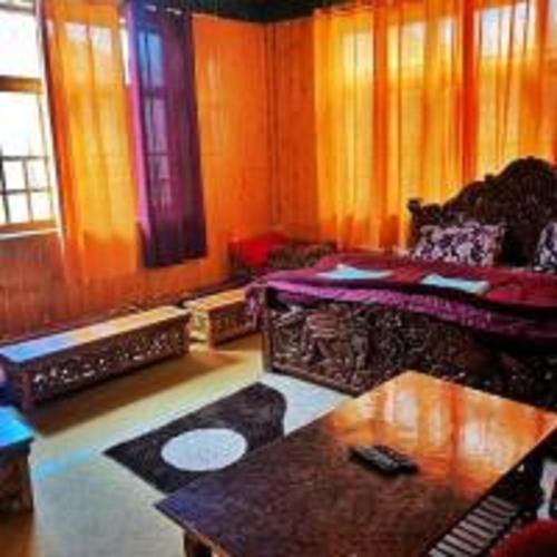 Χώρος καθιστικού στο Miklam Homestay by StayApart