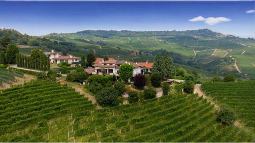 an aerial view of a house on a hill at Cannubi San Lorenzo Appartamento in Barolo