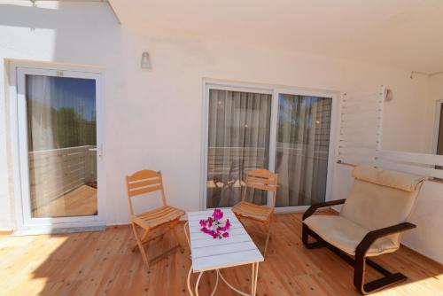 Χώρος καθιστικού στο Neruda Hotel