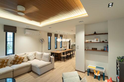 Et opholdsområde på Asok house Sukhumvit27 Free BF