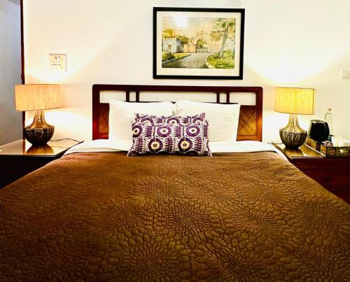 Postel nebo postele na pokoji v ubytování Thikana Delhi ( Boutique B&B)