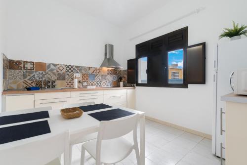 Η κουζίνα ή μικρή κουζίνα στο Home2Book Atlantic View Escape in Gáldar