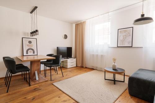 Urban jungle apartment next to Pràter & old town