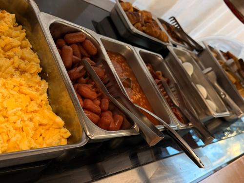Comida en o cerca de este hotel