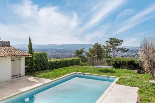 Le Cerf - House with view and swimming pool