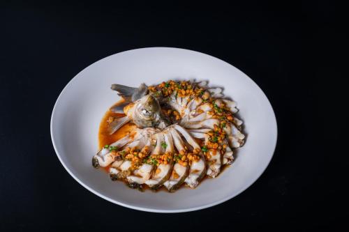 ホテルの敷地内または近くでの食事または食べ物