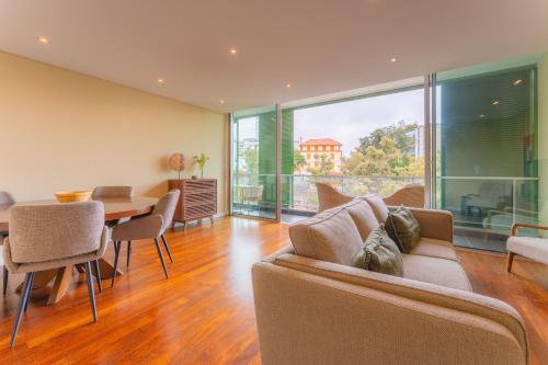 FLH Funchal City View at Quinta da Nogueira Residence