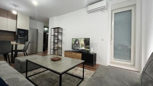 Mati Apartment with Garage