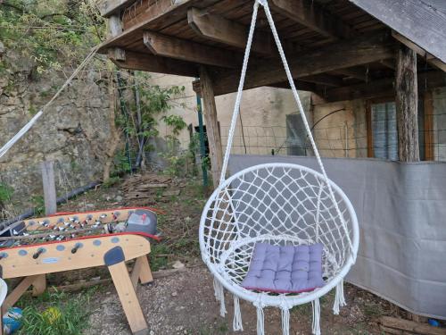 En have udenfor Maison Gorges d'Ardèche