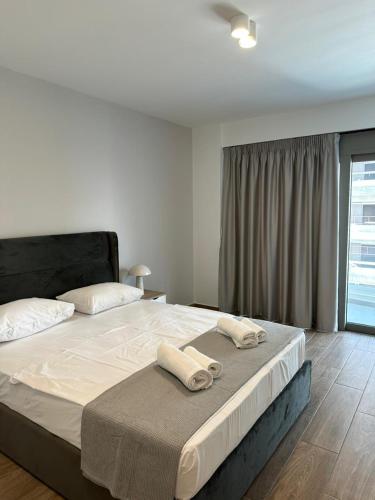 Niarchos Elegant Maisonette