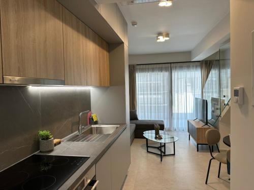 Niarchos Elegant Maisonette